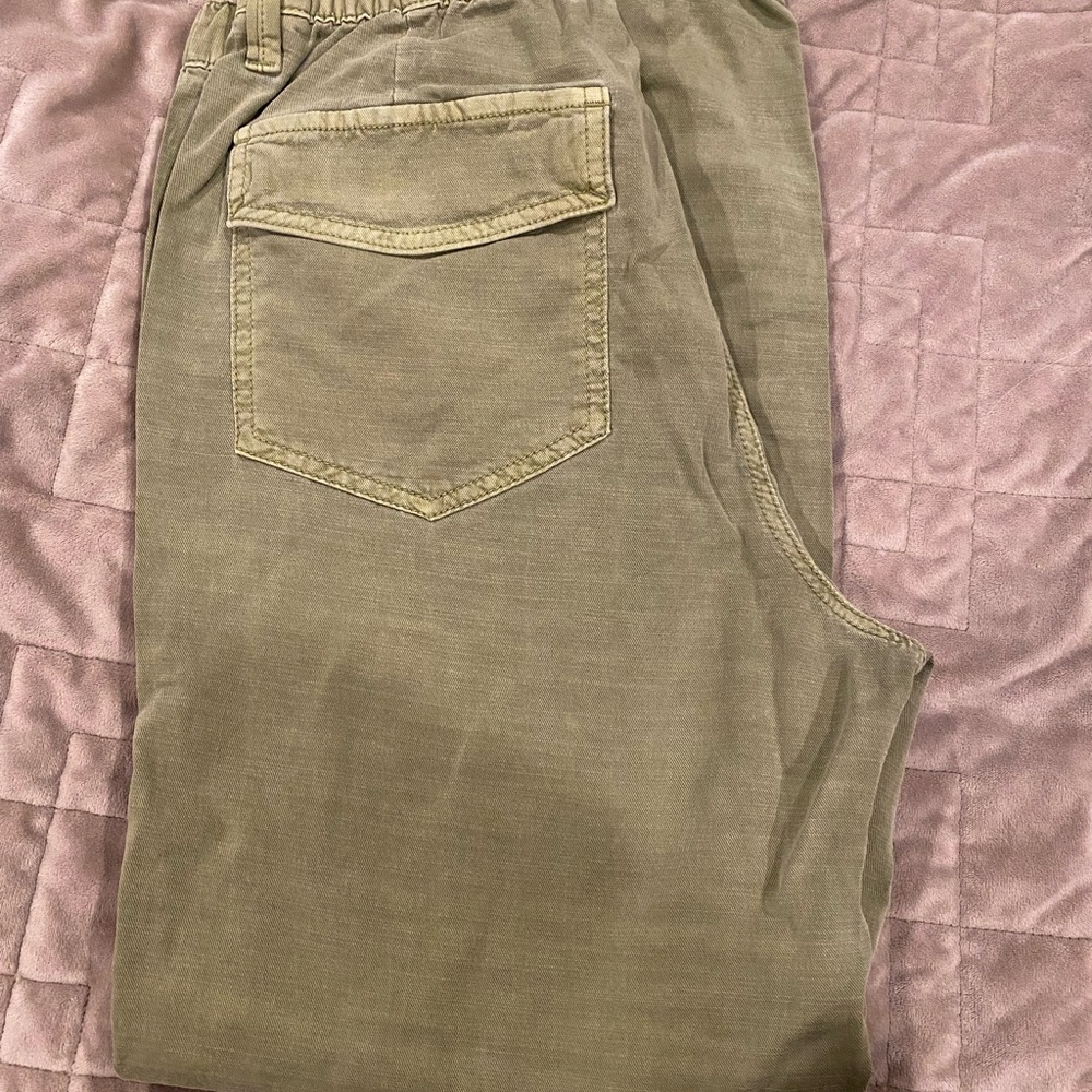 GAP Girlfriend Jogger Pants Size 2 - Moss Green